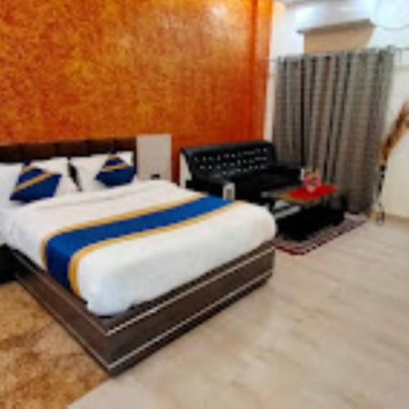 Guru Dev Palace Hotel & Lawn,Ayodhya Extérieur photo