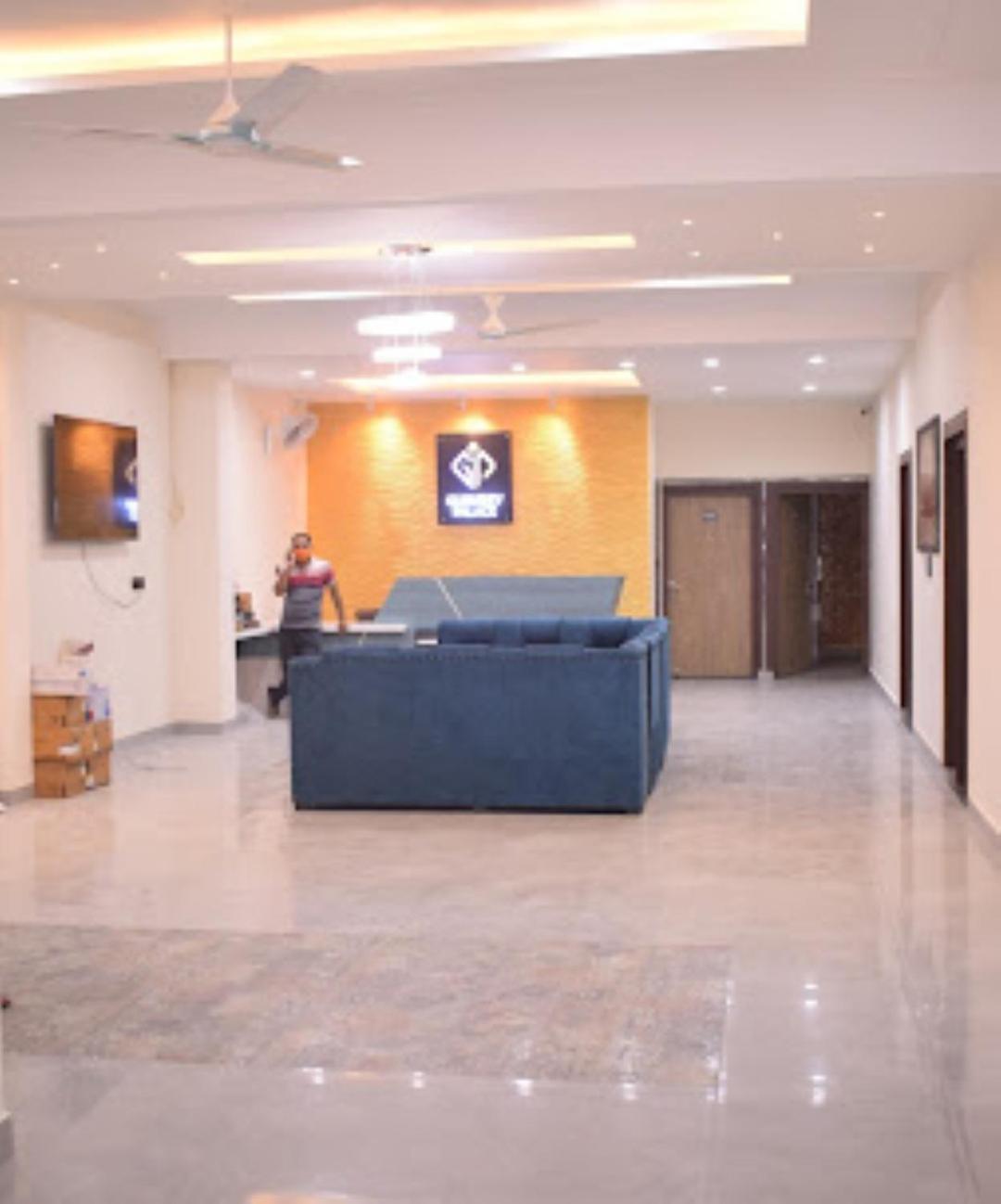 Guru Dev Palace Hotel & Lawn,Ayodhya Extérieur photo