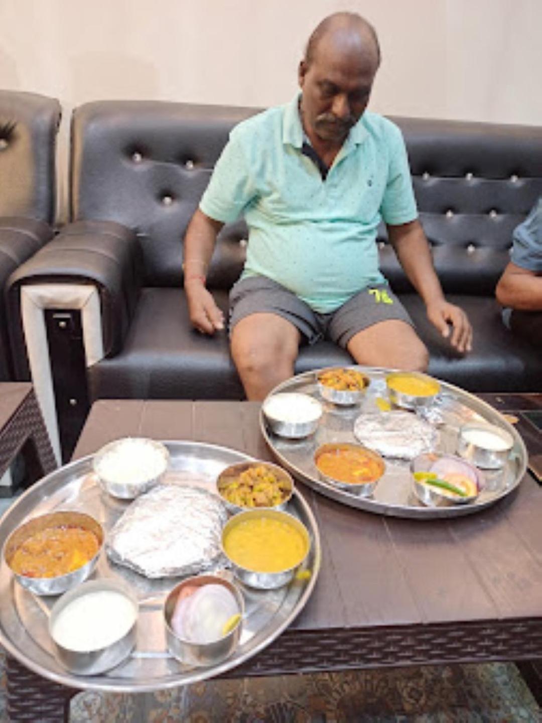 Guru Dev Palace Hotel & Lawn,Ayodhya Extérieur photo